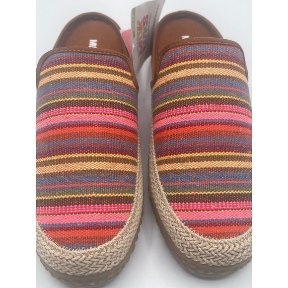 MUK LUKS Bright Stripe‎ Multicolor Stripe Street Brooklyn Highway Clogs - Picture 2 of 11